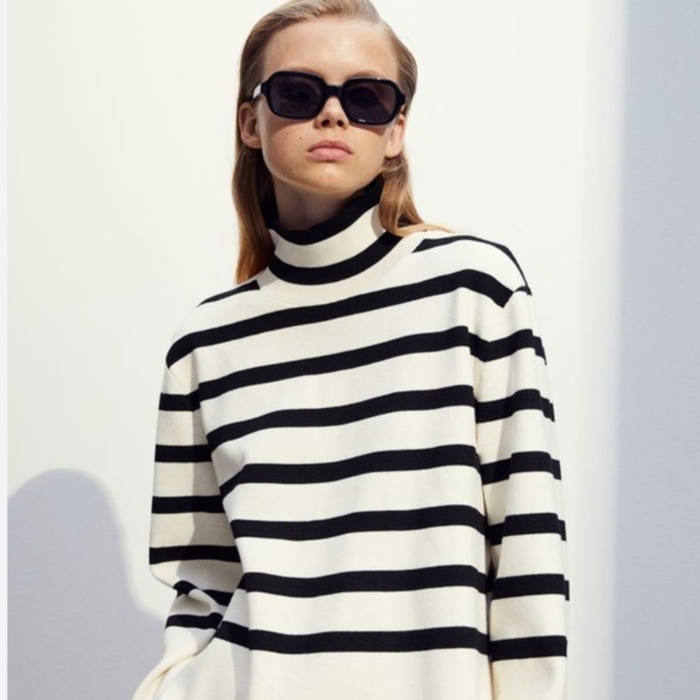 H&M Black & Cream Striped Mockneck Turtleneck Sweater Wool Size Small